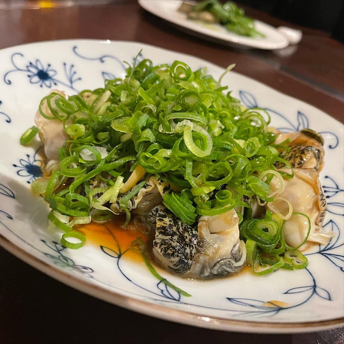 fusakanto's tweet photo. 美味しいものにはねぎがのっている説😎
#門前仲町　#廣島teppansakewine90 https://t.co/P7Q5tEePwW