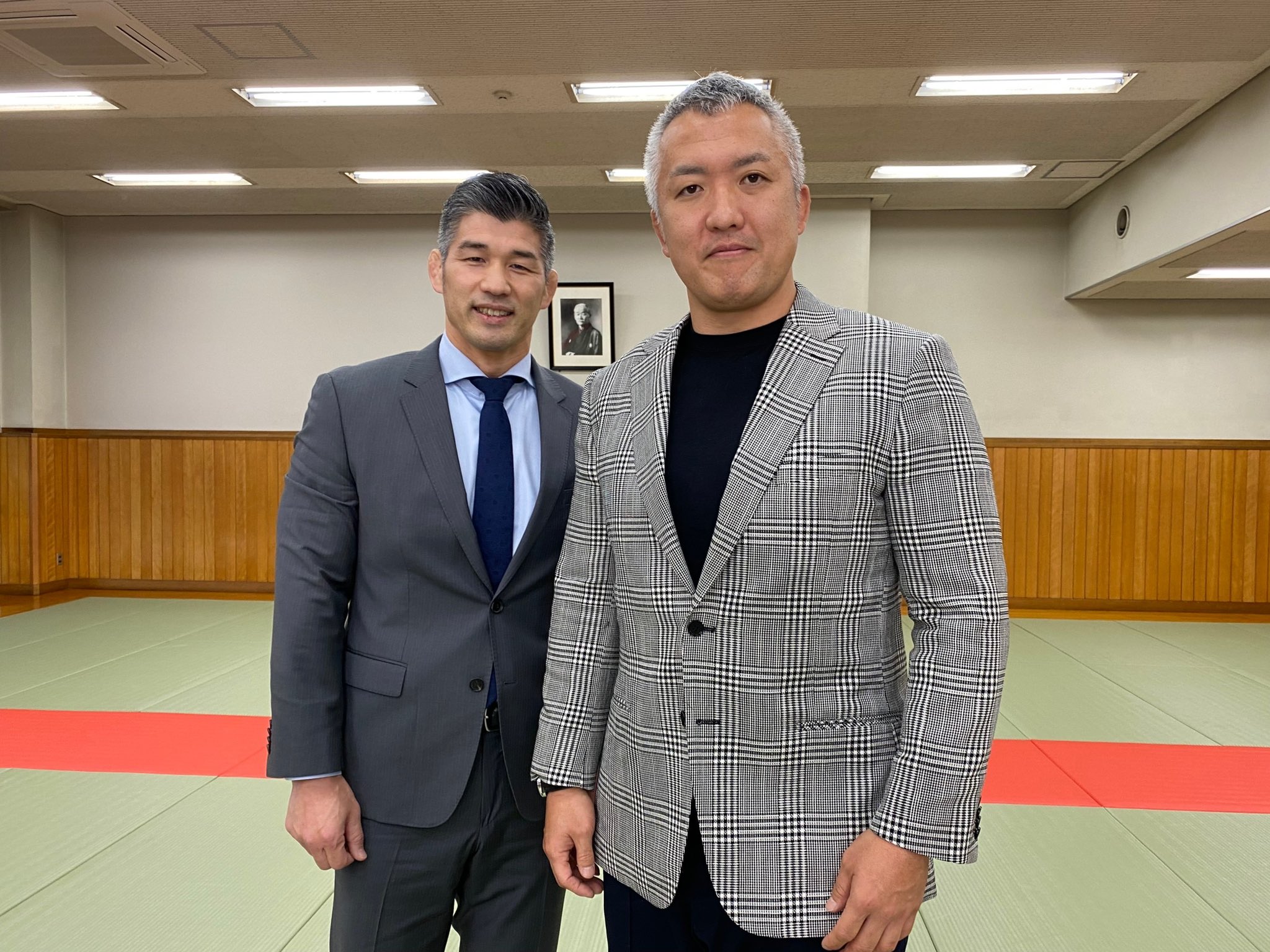 井上康生 すごく楽しい対談でした 古田さん ありがとうございました 遠近法はあまり使ってません 鈴木監督が顔がでかいだけです笑 Twitter