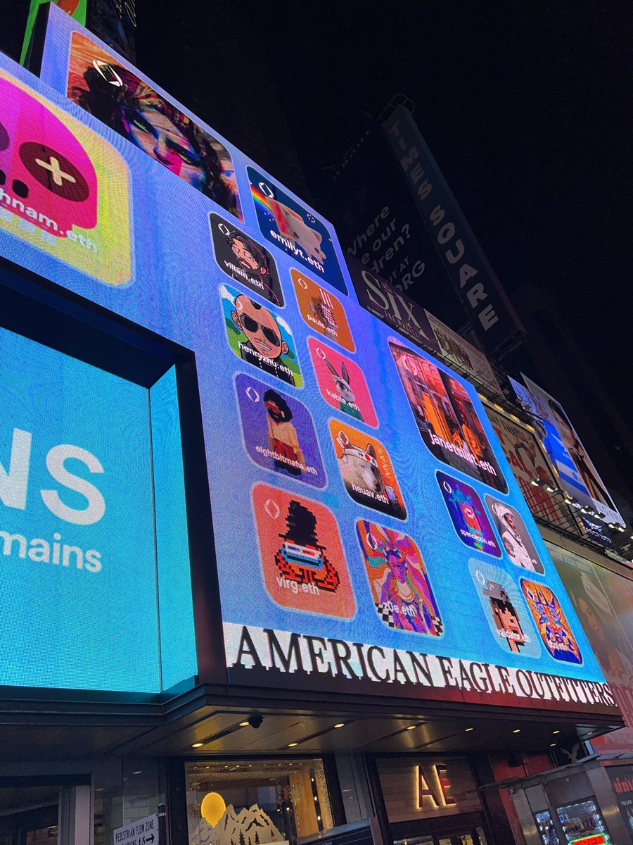 rosswaycaster's tweet photo. @BrantlyMillegan @henryzhu @henryzhu OMG Henry I’m in NYC for the weekend and I just happened to see this in Time Square tonight! 🤯 I came on Twitter to DM you about it. Small world!! Hope you’re doing well! https://t.co/bZPPqKaeUc