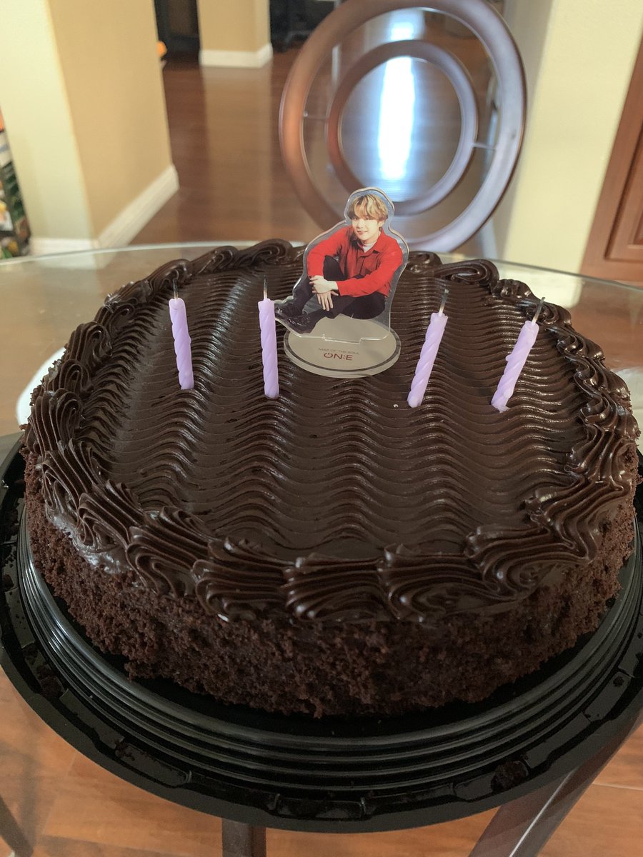 TinPwumbee's tweet photo. Received my weverse package today & guess who i got for my 2 mots on:e lucky draw… SUGA & YOONGI‼️😆 Can’t believe I got d exact same one. I used one of em as my 🎂 topper. 🥰
I guess it’s meant to be.🥳💜
#GirlOfMyDreamsFtSUGA
#ReleasedDecember10
#startofanewchapter
@BTS_twt https://t.co/1iPgRhnUfi