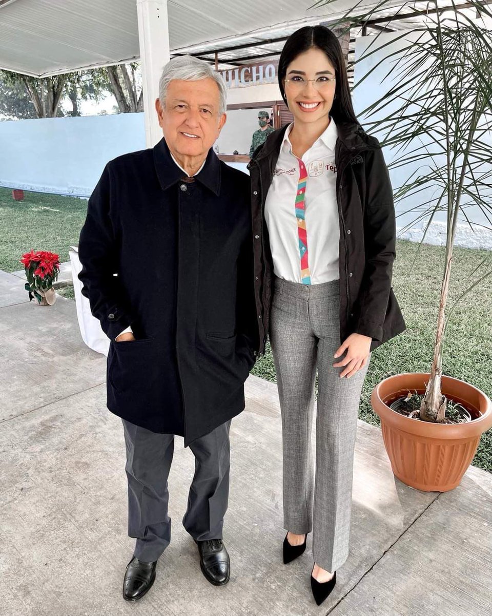 DonFernandoC's tweet photo. ¿Si ya tienen un par de zapatos, para qué quieren más… o cómo era? https://t.co/NkOKsgpDUS
