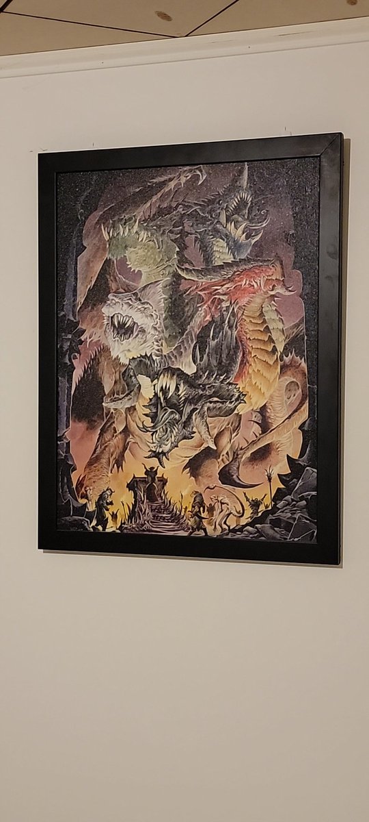 Marswarsong's tweet photo. Just picked up the limited run canvas of Tiamat from my local game store yesterday. Moved in and mounted beautifully :) #DnD #dungeonsanddragons https://t.co/IOqoOEDHe3
