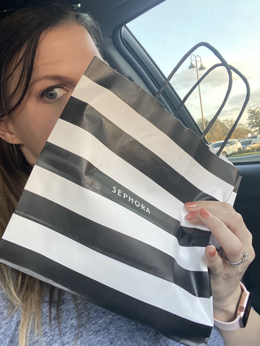 kimberlyannefl's tweet photo. Took the plunge and splurged on Dior foundation…along with other goodies. #sephoraaddict https://t.co/zPriMn6ioV