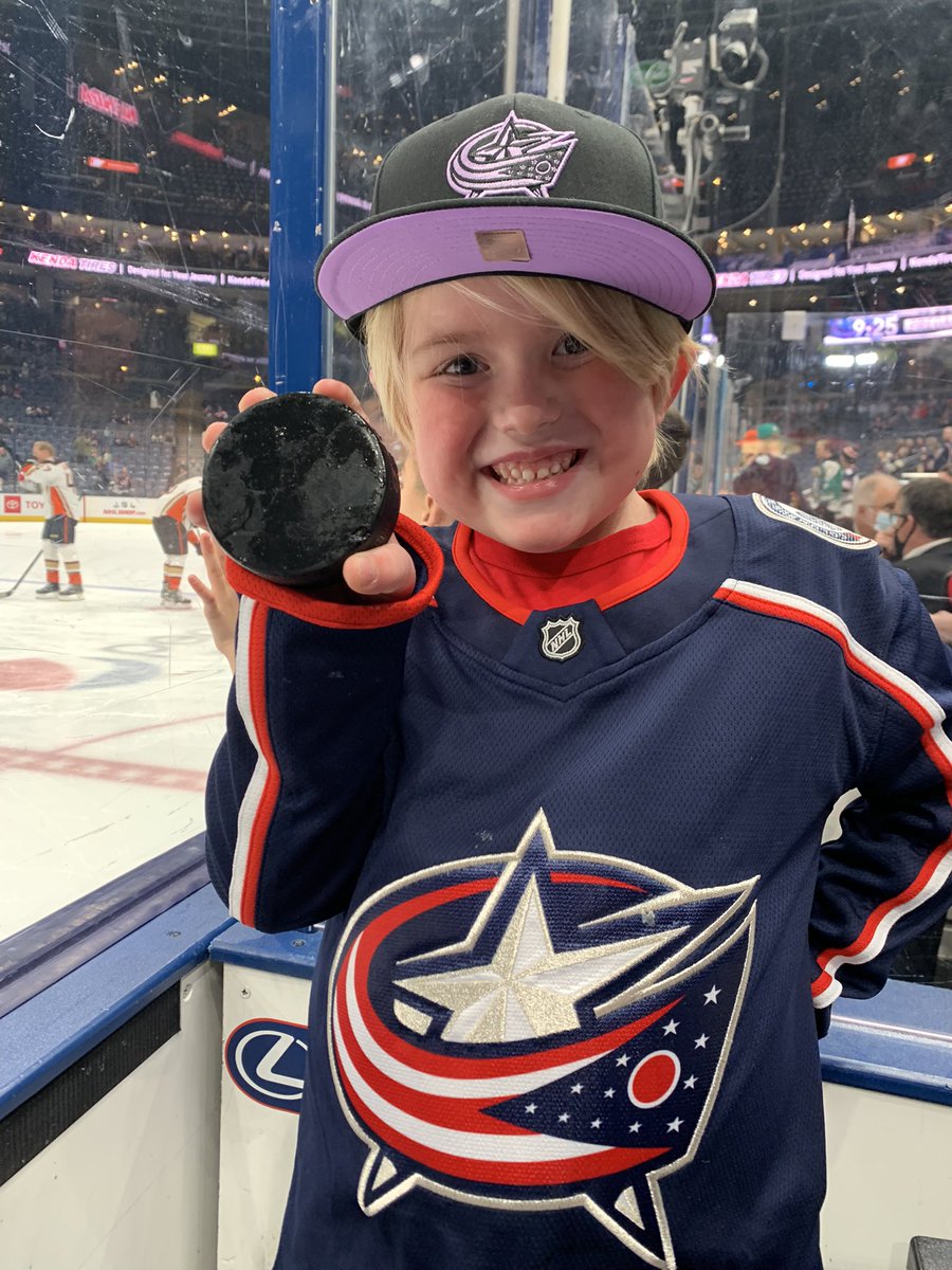 RamZP7's tweet photo. @atexier99 thank you for flipping my son a puck last night! You made his week. We came to Ohio for treatment at Nationwide Children’s Hospital. https://t.co/uX1akZfXi0