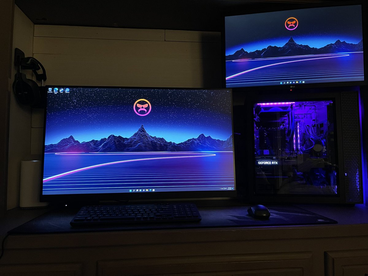Real_DKTaylor's tweet photo. My first setup. Always been on XBOX, but my good friend @REALMattHanson convinced me there is more VSM on PC. Who best to theme it with, than thE GOAT himself, @DrDisrespect! Yayayaya! https://t.co/oavvoR414o