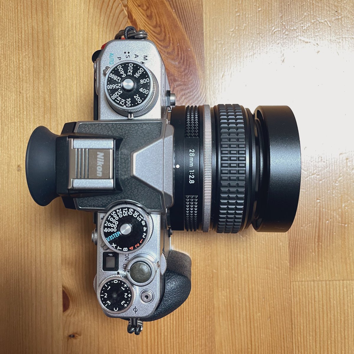 iphone19751's tweet photo. NIKKOR Z 28mm f/2.8 SEにZEROPORT JAPAN の水平メタルフード装着 ケラれも無く良い
F-Foto HF-52が欠品で入手出来ないのでこちらを購入サイズ感が似ているし同じようにフード内にフィルター装着可能なのでとても良い 見た目こちらの方が好みなので👍#nikon #zfc #フード #NIKKOR #28mm #ZEROPORT https://t.co/W08P3Ajytt