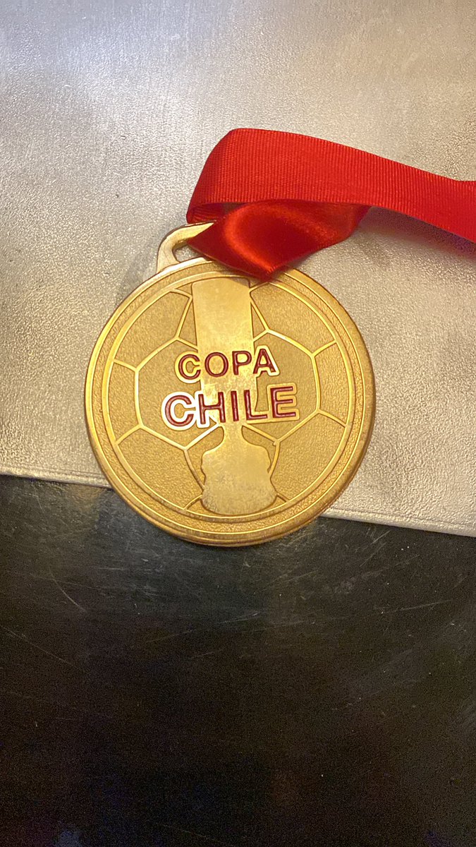 JuanTagleQ's tweet photo. Apareció la que me faltaba! Copa Chile 2011! https://t.co/37T0b2MWlS