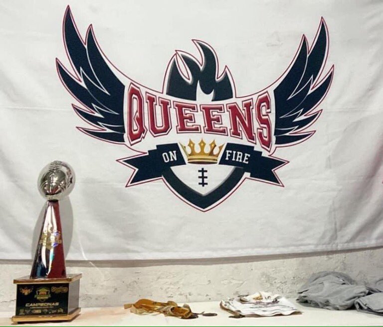 shureyeslo's tweet photo. BICAMPEONAS #QueensOnFire https://t.co/WXASSQA3AW