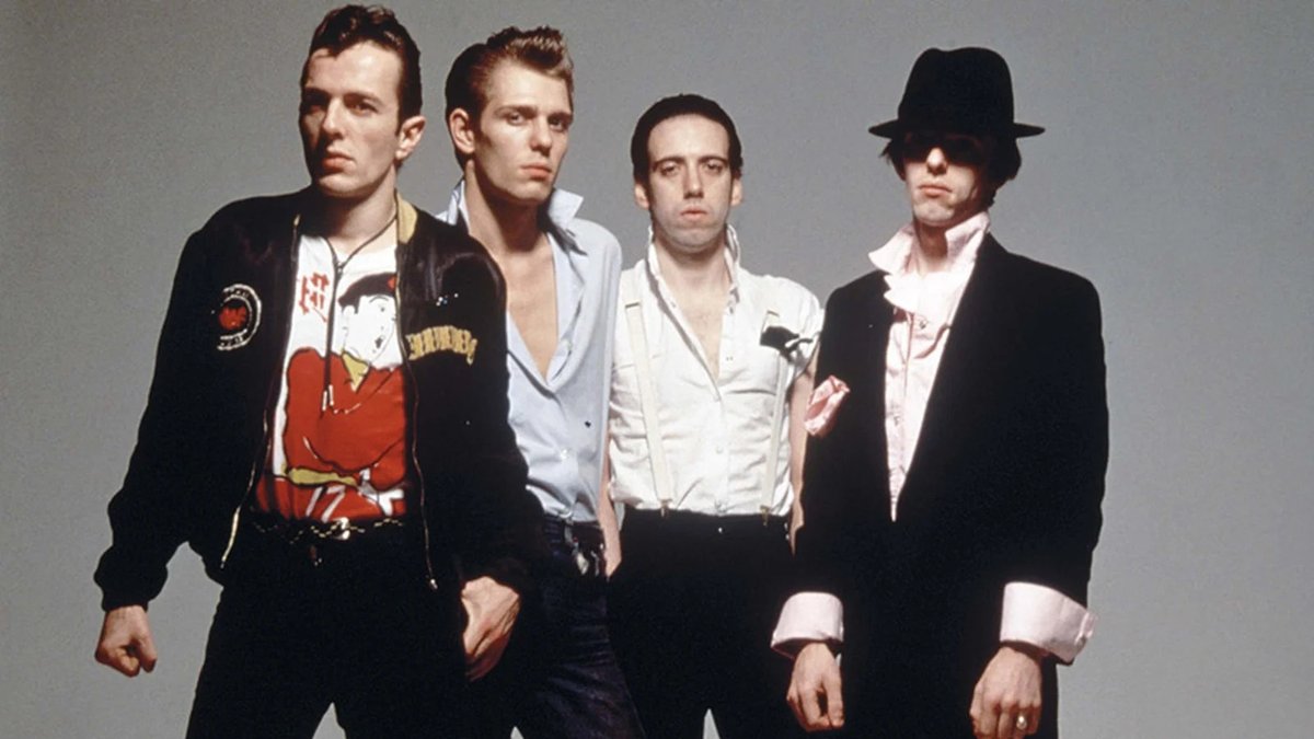 rockaxisoficial's tweet photo. Hoy está de aniversario uno de los discos más importantes de #TheClash. 
"Sandinista!" fue el álbum en donde todos los integrantes The Clash interpretan alguna canción. 
Revive con #Rockaxis sus 36 canciones 

https://t.co/hbG4uQBdgB https://t.co/NczhK8KeV7