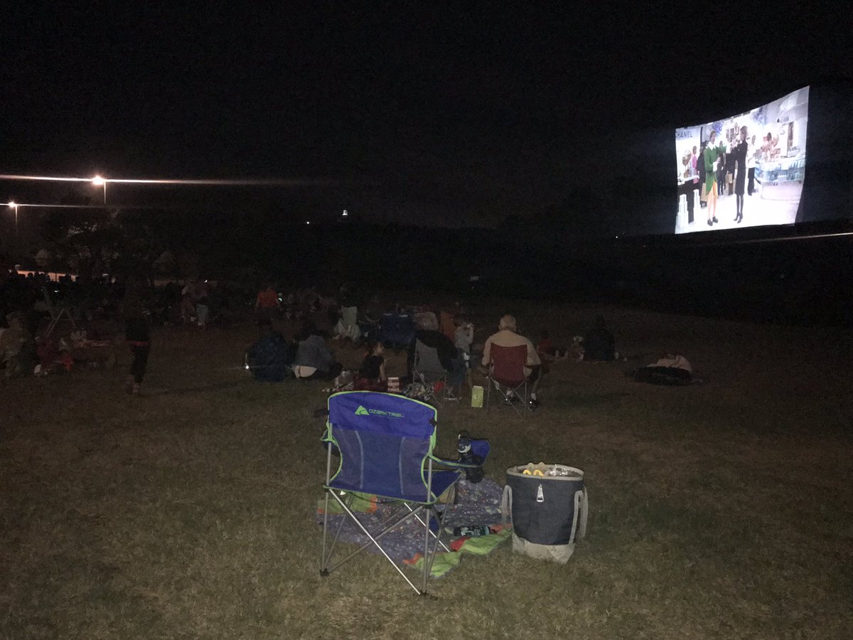 4MsSCamacho's tweet photo. Come out and join us at WRE for a wonderful performance and Elf on the lawn @WolfRanchElem @wre_library @pta https://t.co/pF6qjxTKDi