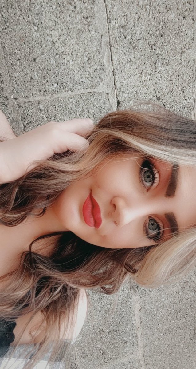 _Kate123abc_'s tweet image. Got my hair did today so I'm finally postin' up a new selfie😅Refer to my post after this as to why I don't have better pictures🤣The weather hates me when I try to get anything done😝

#awkwardhand #hair