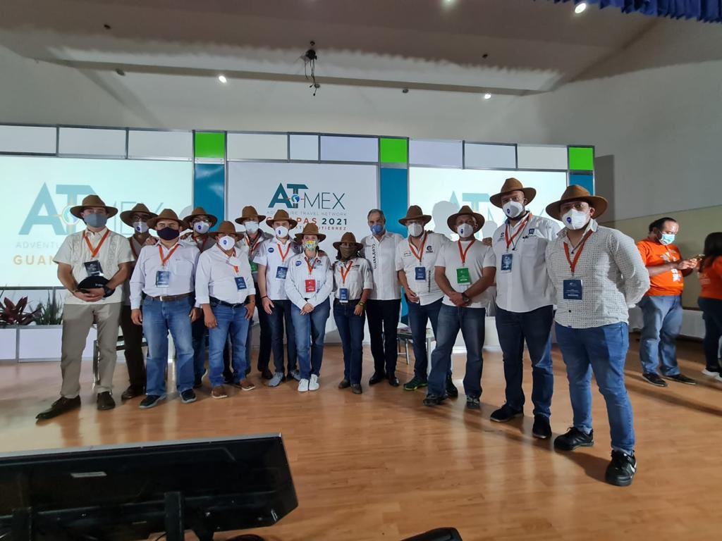 JJGueroAlvarez's tweet photo. En #ATMEX2021 Guanajuato recibe estafeta de la próxima edición @ATMEX_Official. La feria más importante del segmento de turismo naturaleza en México permitirá proyectar la oferta turística aventura, ecoturismo y turismo rural del estado. #ViveGrandesHistorias
#ATMEXGuanajuato2022 https://t.co/4XFUEIMGwy