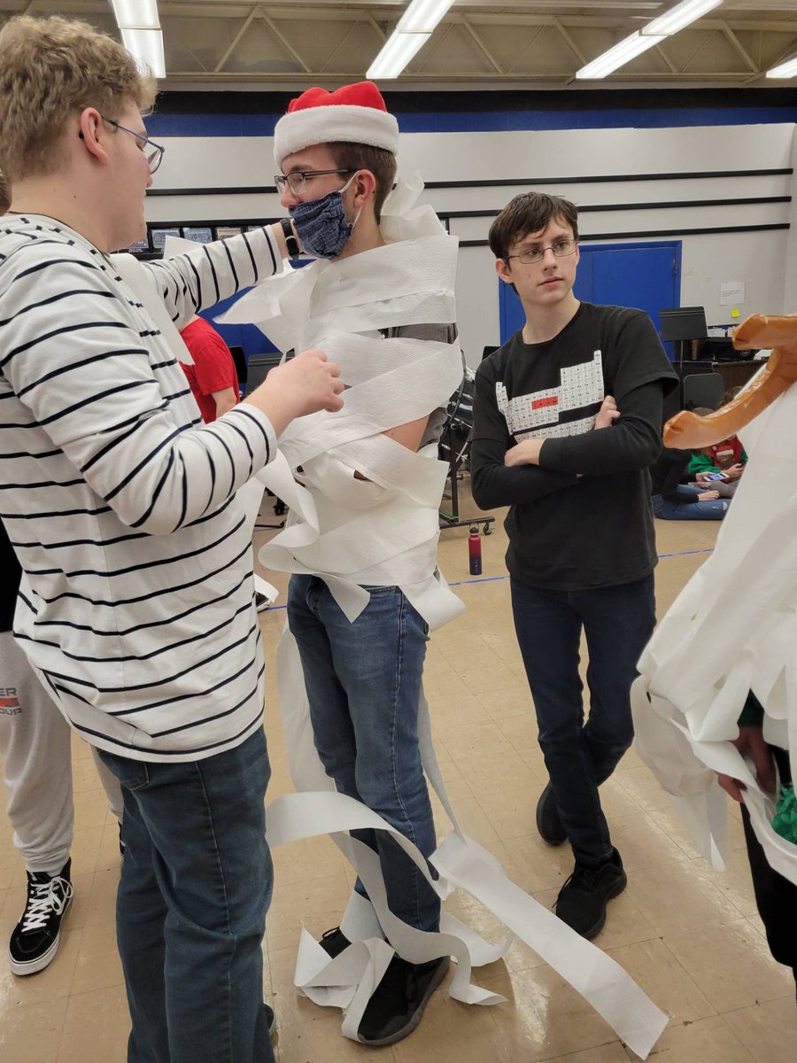 MidviewHS's tweet photo. Ever wonder what the @MidviewHSBand does when they aren’t  supporting their classmates and crushing it in the classroom? Well, now you know! https://t.co/3Lm7uYlJRu