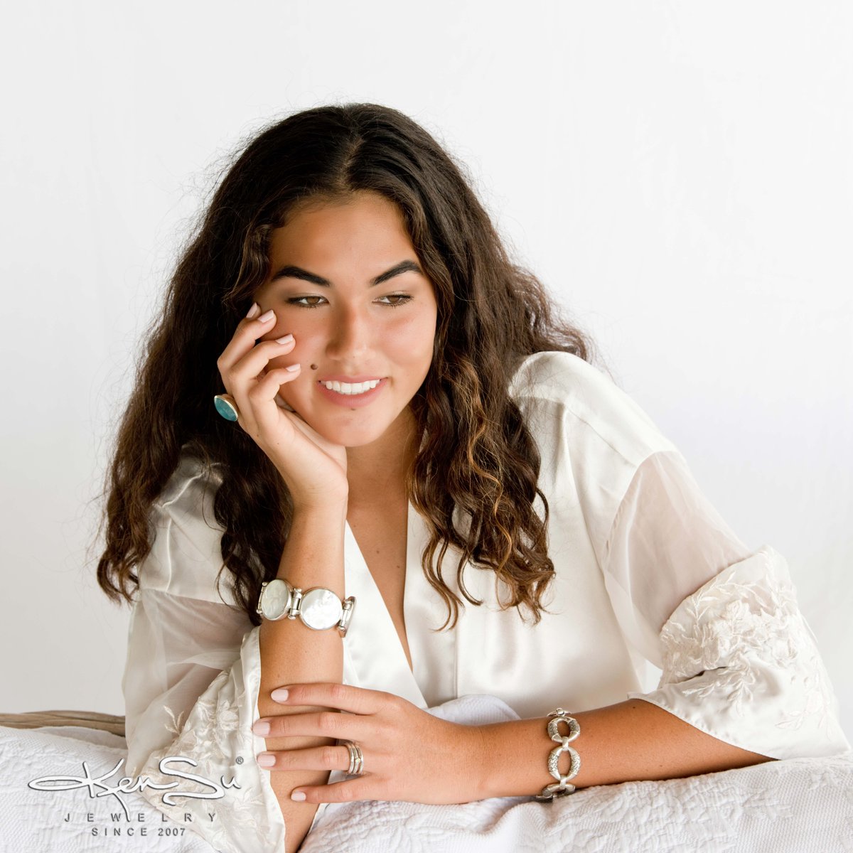 kensujewelry's tweet photo. Silver is told to bring advantage to it's wearer throughout life. It is used to conjure patience and perseverance to the wearer, and it used extensively with gemstones due to the fact that the metal attracts and retains the qualities emitted by the stones. 
#kensujewelry #silver https://t.co/pW0wq2XHO3