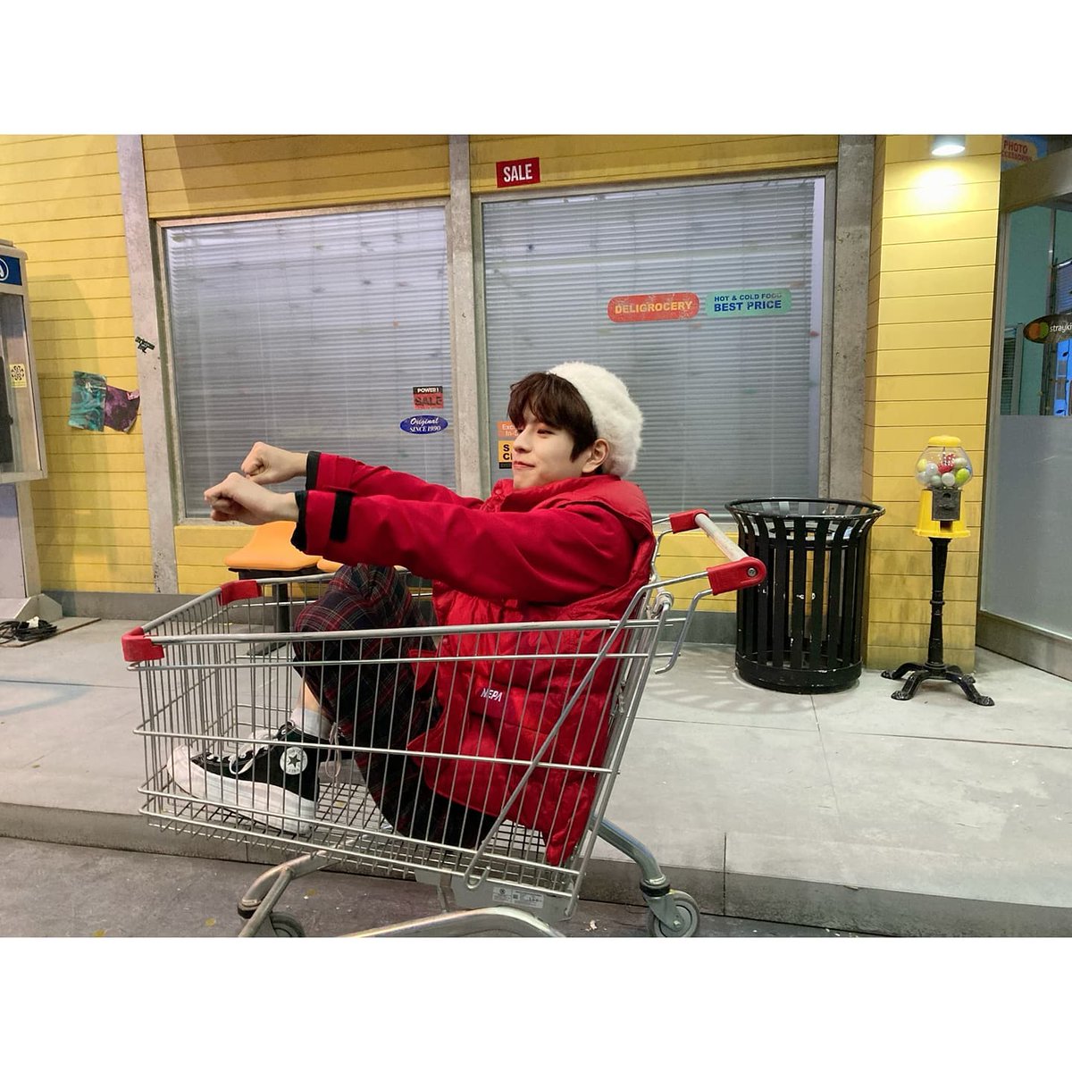 Hyundysk's tweet photo. Dice Seungmin que sigan votando 🏆

#MAMAVOTE vamos #Straykids https://t.co/I4sQpdSTuI