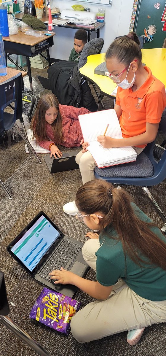 𝓛𝓲𝔃 𝓛𝓾𝓮𝓫𝓴𝓮 tweet media