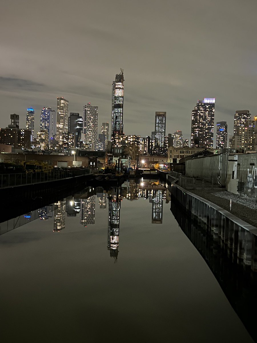 jimcramer's tweet photo. brooklyn’s new skyline !! https://t.co/AR9SbtGmTD