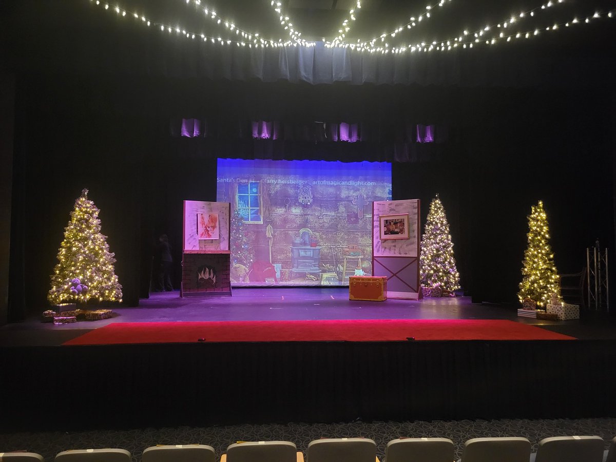 On with the show! #bhsvapa #bhstheater #artsmatter #bettertogether