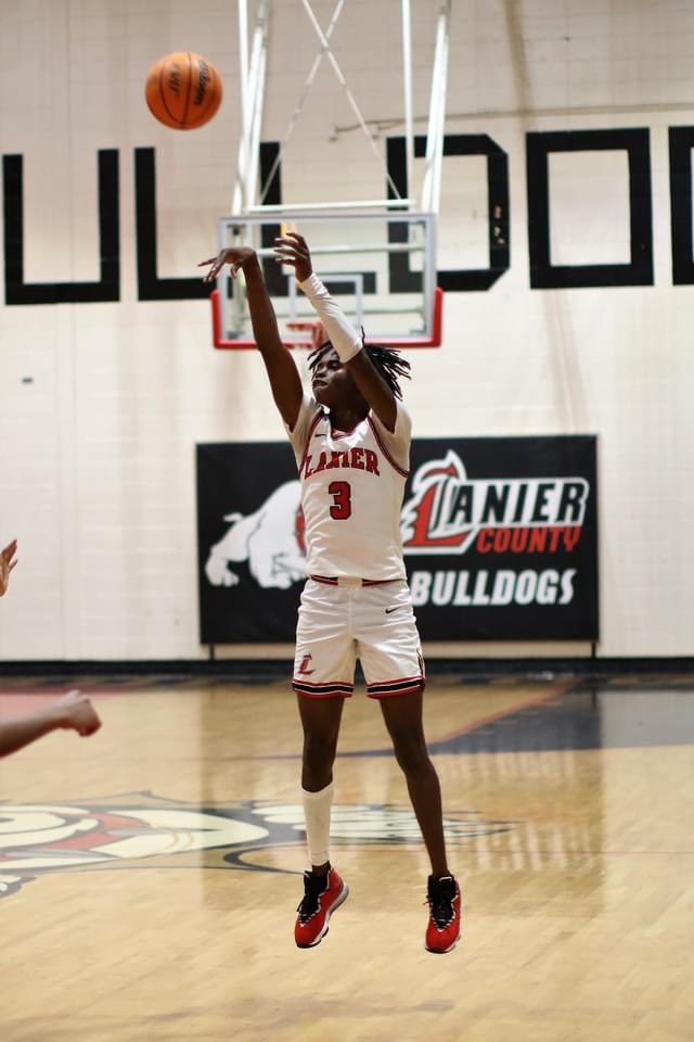 jglenn4242's tweet photo. Lanier County Basketball goes to 6-0 with a 77-69 win over previously unbeaten Charlton County. Fueled by a 30 piece from G EJ Brown. #LABoys https://t.co/N0ZcHkyJK3
