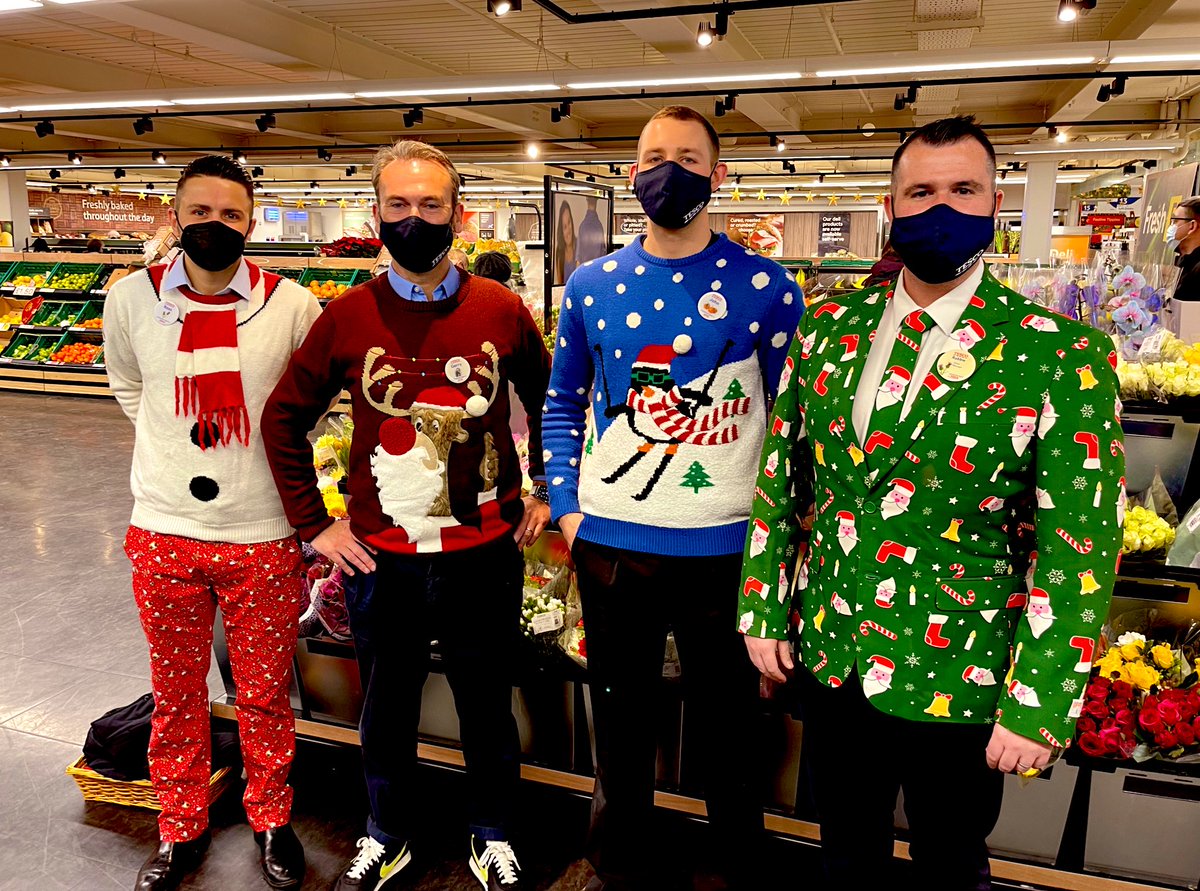 Great to welcome Gerry Mallon from Tesco Bank to a very festive Corstorphine for his Feet On the Floor today 🎅🏻🎄