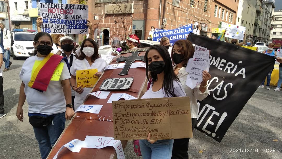 Sharo1412's tweet photo. #10D Los #DDHH son derechos inherentes a todas las personas sin ningún tipo de discriminación, pilares fundamentales de gobernanzas democráticas cuyos actores políticos están obligados a garantizar su pleno ejercicio a sus gobernados #DiaDeLosDDHH
#DefendamosLosDDHH https://t.co/icTbxsUhnC