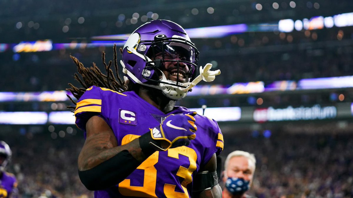 Aaron_larson09's tweet photo. ESPN be like:

Dalvin Cook is the first player since last week to rush for over 200 yards in a game while wearing a harness due to having a shoulder injury https://t.co/oCPwFKBrJO