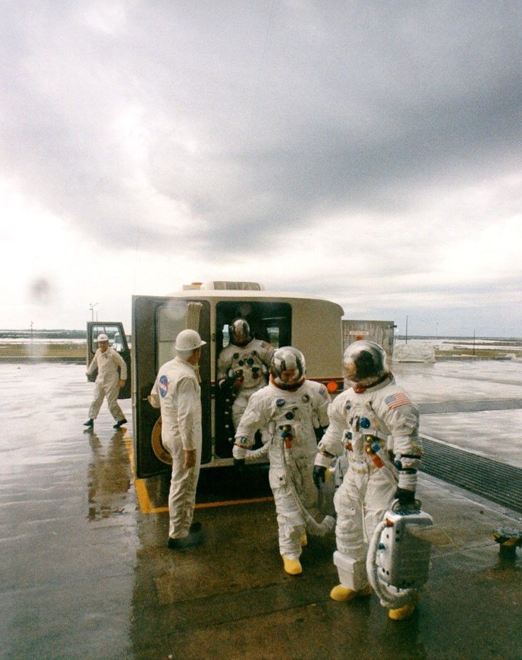 FohJason's tweet photo. Here's more digital painting studies of space missions. Adding a little twist to spice things up. 
Original photo: Apollo 12 crew preparing to board, taken in 1969. 

Painting                                    Reference https://t.co/GYRDO6Xrmo