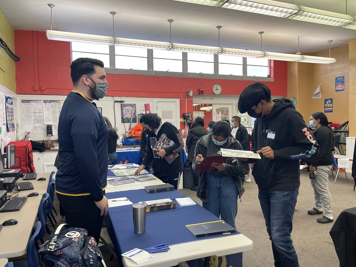 _ACLAMO_'s tweet photo. Our college fair was a success today! Thanks to everyone who helped, organized and attended the event! Our students (& their parents) were so excited to talk to all of the admissions counselors! We are ACLAMO ๐๐งก! #aclamoyouthprogram https://t.co/0NPYgEXBLk