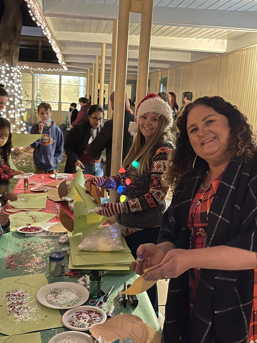 Chapmancats's tweet photo. We had a great night last night! Cookies and Crafts with Santa was so fun. Thanks to everyone that came and to all of those that made this event possible. #itsagreatdaytobeacat #chapmanproud https://t.co/n64s59eRif