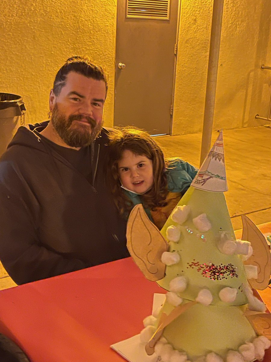 Chapmancats's tweet photo. We had a great night last night! Cookies and Crafts with Santa was so fun. Thanks to everyone that came and to all of those that made this event possible. #itsagreatdaytobeacat #chapmanproud https://t.co/n64s59eRif