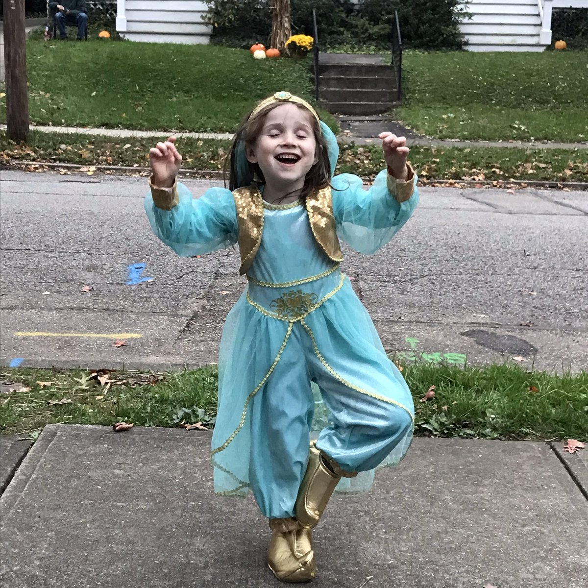 steffenpartyof5's tweet photo. 🎵 I’ve got ☀️ on a ☁️ day 🎶 Happy Birthday to My Girl! 🎂 🥳 💕#alwaysdancing #alwayssinging https://t.co/mpdTYOvInM