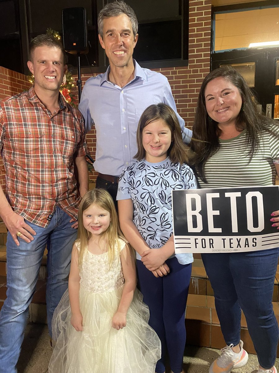 BetoORourke's tweet photo. Marshall, Texas!! https://t.co/2k4JhvNVnV