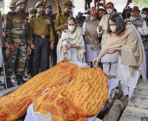 MambBasu's tweet photo. Such courage,gets a title
#Bravehearts 
#Rawatsisters 

@IndianArmy
@Bipinrawat https://t.co/KHUKBtE9El