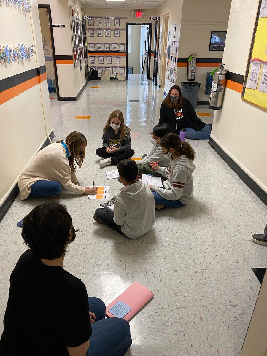 ColangeloJ4's tweet photo. We had a GREAT day with ⁦@karnold022⁩ from TC! Love this “hallway” small group moment!! https://t.co/rBbRm0VEAk