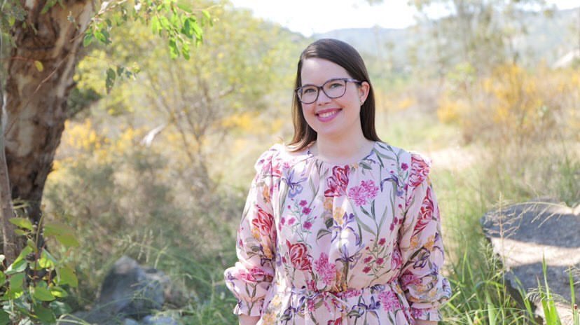 jessb3's tweet photo. Me, talking about two of my favourite things: history and wildflowers. 😊 🌸 💕

This was filmed for @a_film_maker’s documentary ‘Wildflowers of the Midwest of WA.’ It’s available to watch on ABC iview.

👗 Made by @Chris_Barratt https://t.co/Fwrb4nF7IK