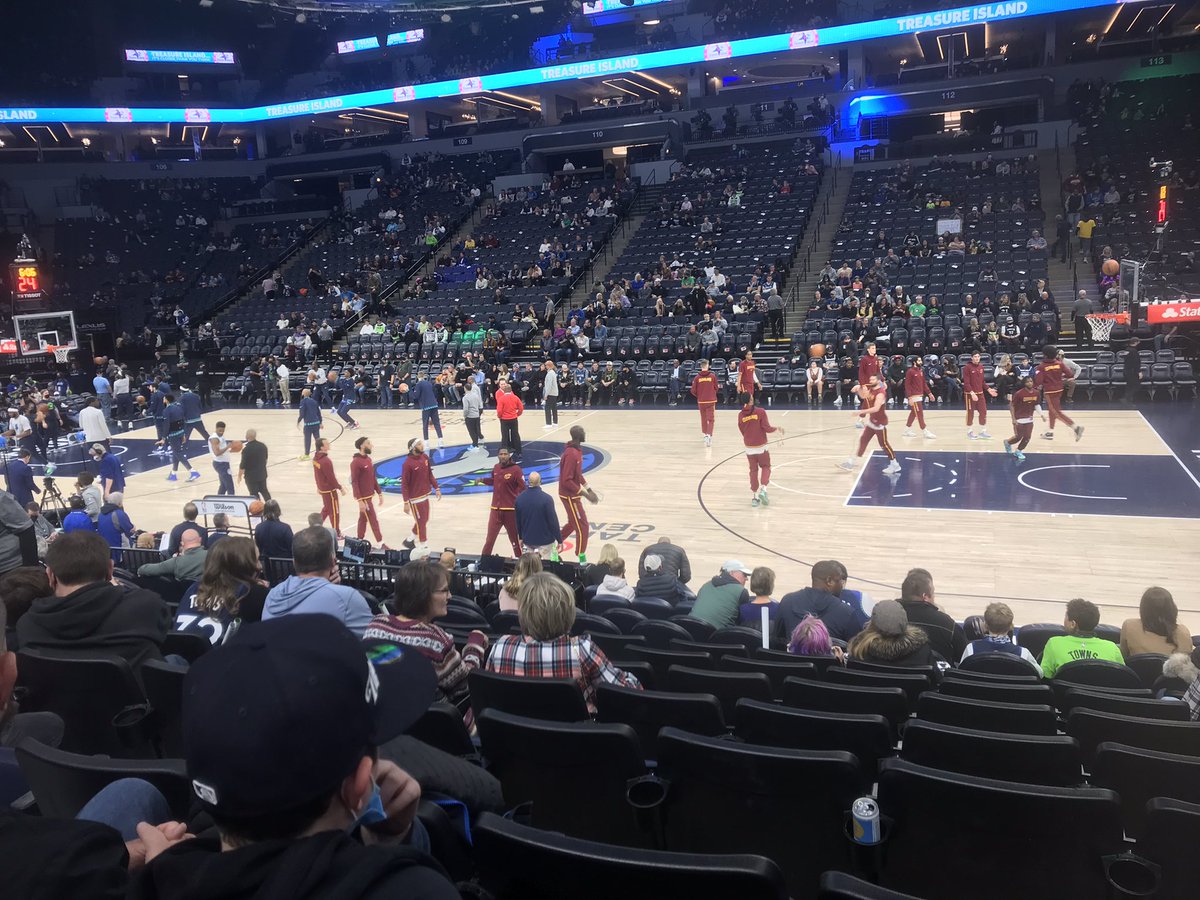Charlie6Romeo's tweet photo. We in da BUILDING! FIRE UP WOLVES! π₯ πΊ π² π² #WolvesRun #Timberwolves #RickysBack https://t.co/ymDDd04Qht