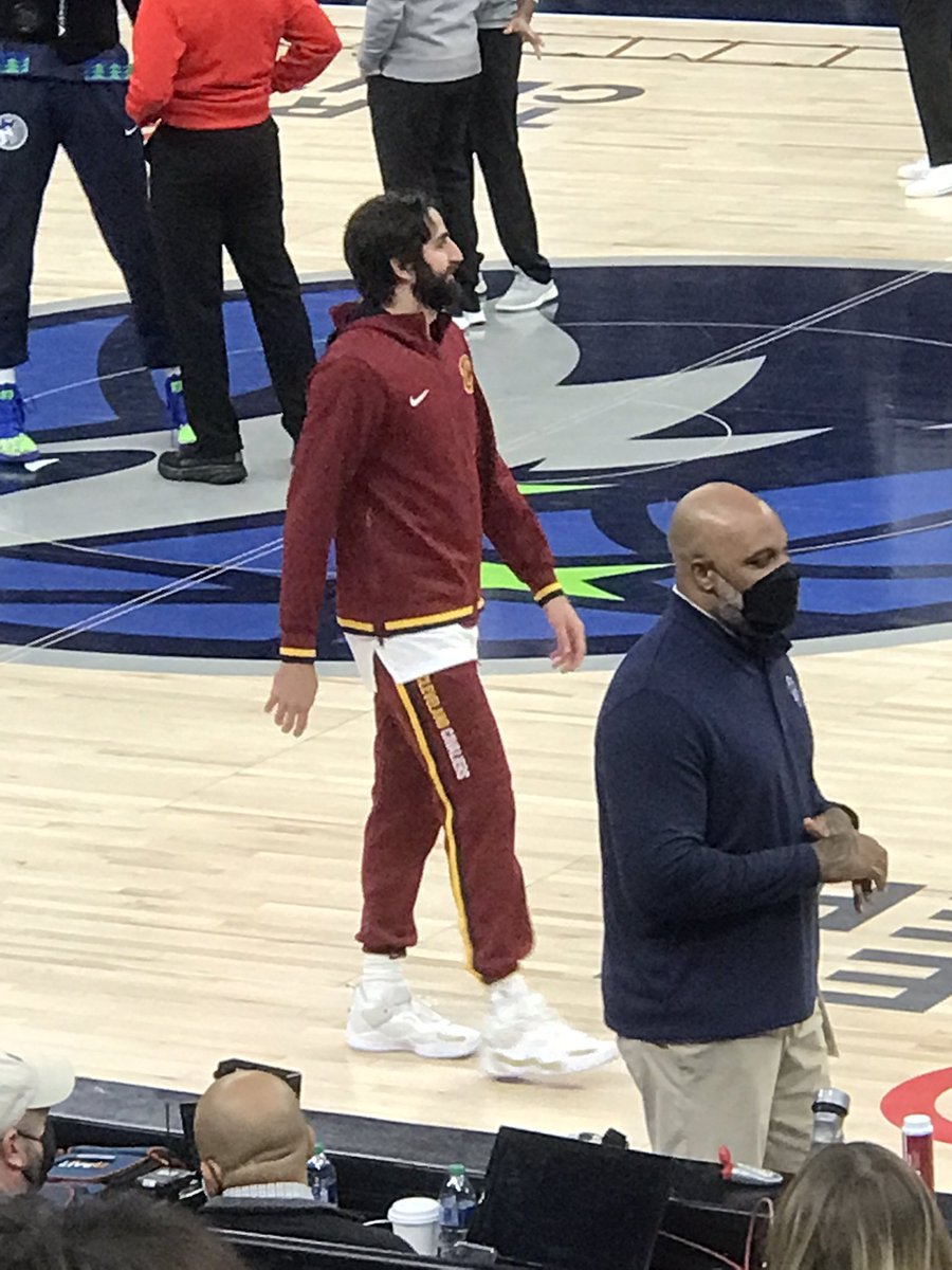 Charlie6Romeo's tweet photo. We in da BUILDING! FIRE UP WOLVES! π₯ πΊ π² π² #WolvesRun #Timberwolves #RickysBack https://t.co/ymDDd04Qht