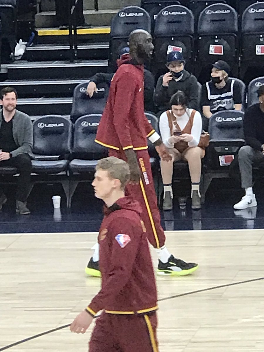 Charlie6Romeo's tweet photo. We in da BUILDING! FIRE UP WOLVES! π₯ πΊ π² π² #WolvesRun #Timberwolves #RickysBack https://t.co/ymDDd04Qht