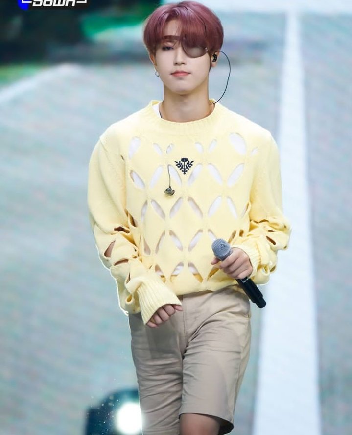 Brbarcelest101's tweet photo. I vote #straykids for Worldwide Fans’ Choice TOP 10 #MAMAVOTE 
Han pirata https://t.co/yh7oz7TDJd