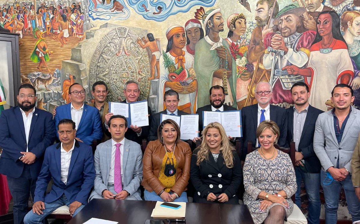 giogutierrezag's tweet photo. Hoy firmamos un convenio con la @YMCA_mx, mediante el cual se impulsará el desarrollo personal y profesional de las y los coyoacanenses. Ahora tendrán mayores oportunidades de estudio, que les permitirán obtener un mejor empleo o emprender un negocio.
 
#CoyoacánEstáContigo https://t.co/yHLrAHdXld