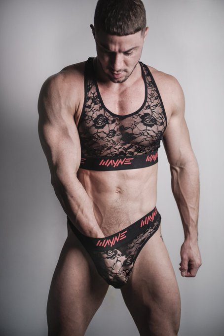 3 pic. Body and Lace ?
@Wayneunderwear https://t.co/WeTAhtE9Xl
