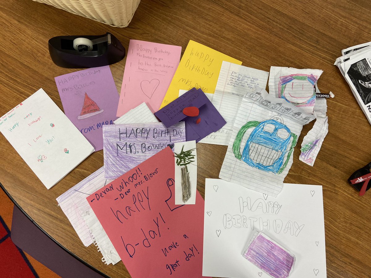 mrsbowlesclass's tweet photo. They spoiled me today! 💕 https://t.co/VQLy2C5tkH
