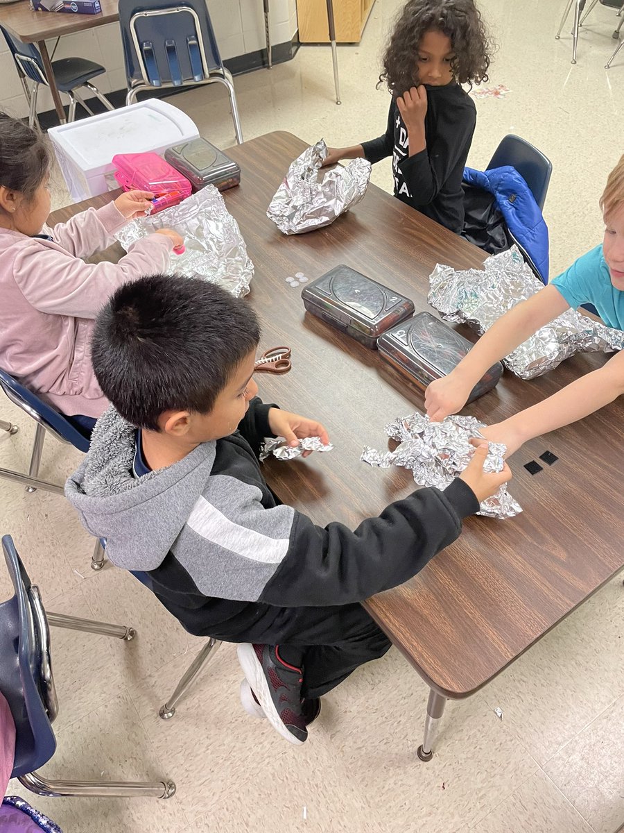 We have been comparing and contrasting the adventures of the gingerbread man. Let’s see if we can help the gingerbread get away from the fox. Boat building. #stem <a href="/JohnstonJags/">Johnston Elementary</a> <a href="/CherokeeSchools/">Cherokee Co. Schools</a>