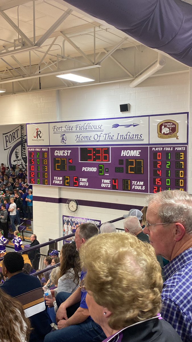 mlblover44's tweet photo. @midwestathletic  in 3rd qtr varsity @FRLS_Indians https://t.co/cXO7tn9Ms0