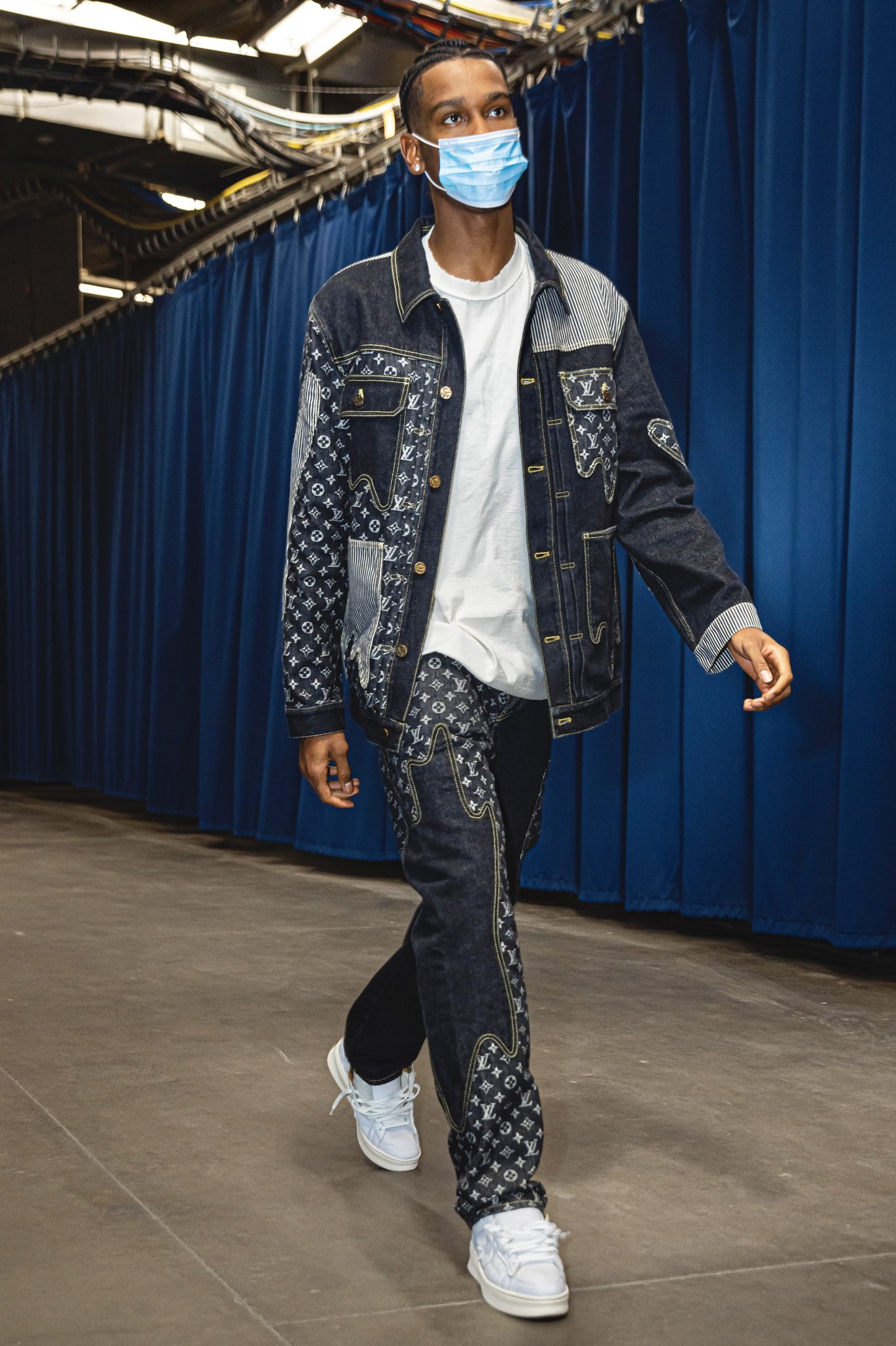 shai converse pro leather