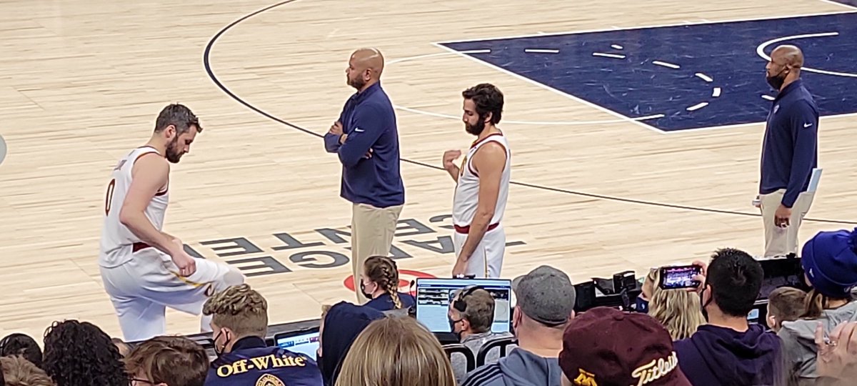 TWolvesArmy's tweet photo. Love and Rubio ready to check in for the Cavs #FormerWolves https://t.co/H4EQv2nFdG