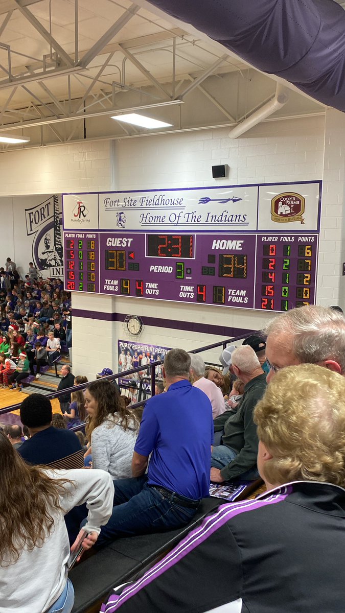 mlblover44's tweet photo. Timeout St. John’s vs @FRLS_Indians https://t.co/3bSlOxYpCN