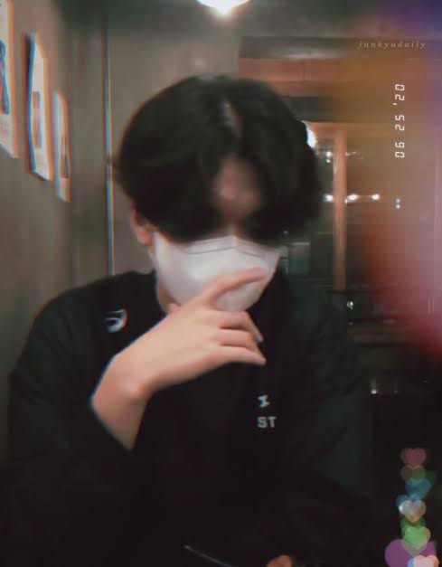 antaviaxx's tweet photo. Hey you!
Happy Birthdayyyy😘💛 
#StillWithYoonbin
#하윤빈 #hayoonbin https://t.co/5QuU9TrYju