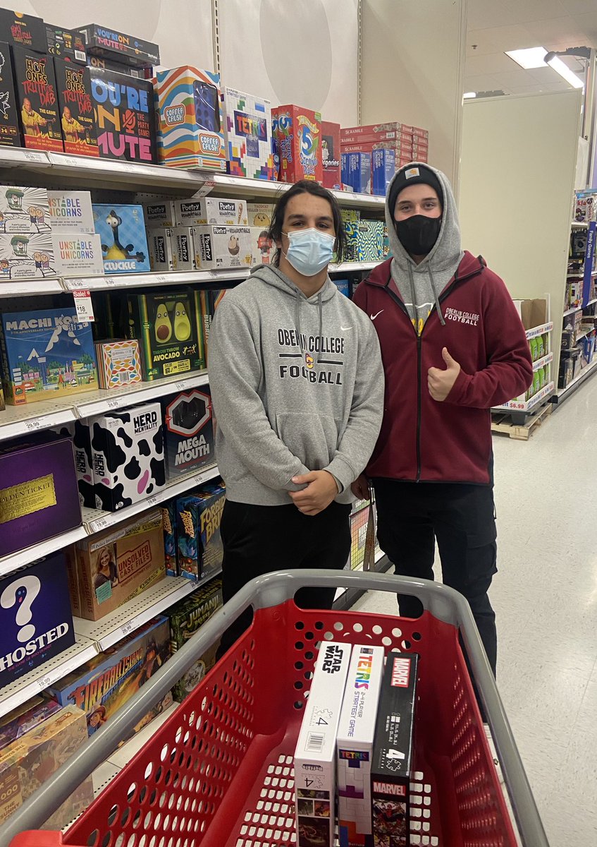 Tis THE SEASON. Great job by the entire <a href="/Yeo_Football/">Oberlin Football</a> program in sponsoring a family for the holidays.  

SAAC reps <a href="/LRogers352/">Luke Rogers</a> and Jake Russell brought some cheer to the holiday shopping madness…