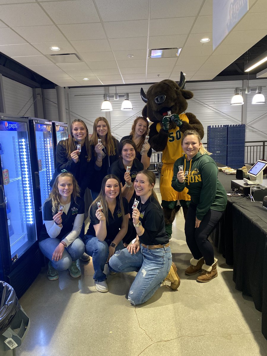 haley_maro's tweet photo. #scheelsgameday #ndsu https://t.co/Ga9cmZEApM